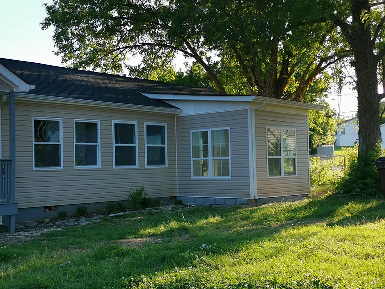 102-104 Latimer Rd — Photo 8