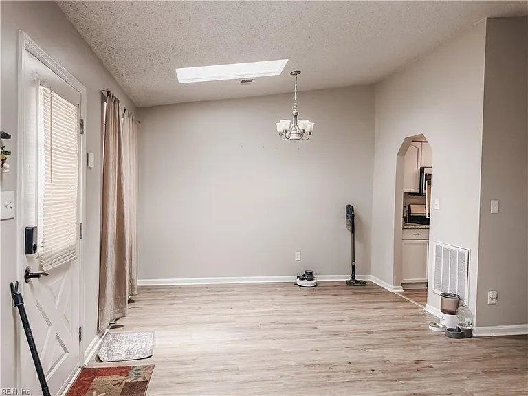 5433 Campus Dr — Photo 7