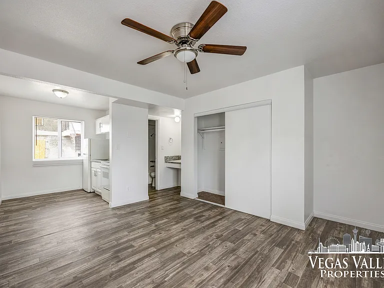 2605 Sherwood St — Photo 7