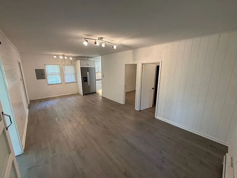 2537 Brigadoon Ln — Photo 3