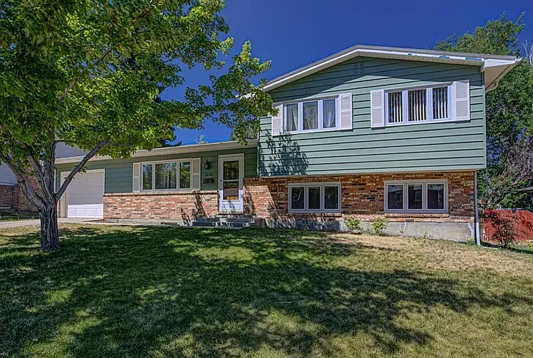 1440 Jamaica Dr — Photo 1