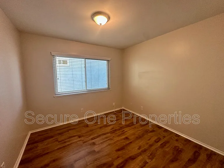 29362 Hillrise Dr — Photo 17