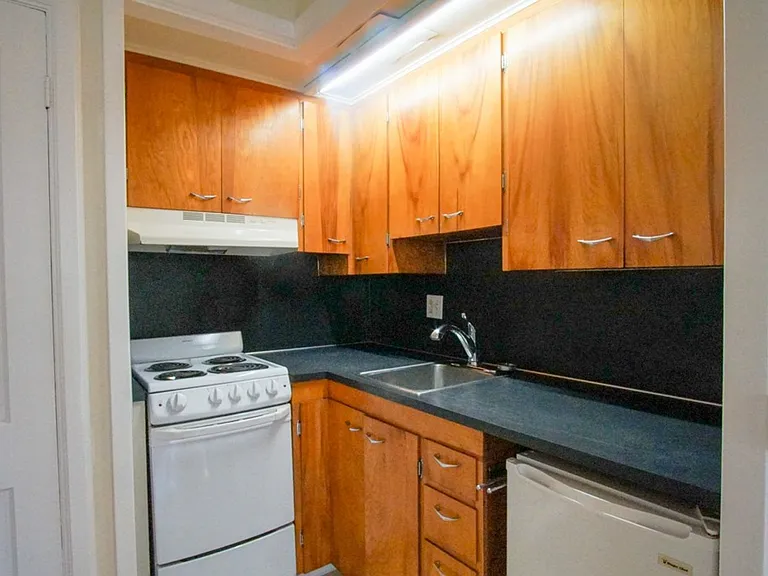 2254 NW Glisan St #109 — Photo 6