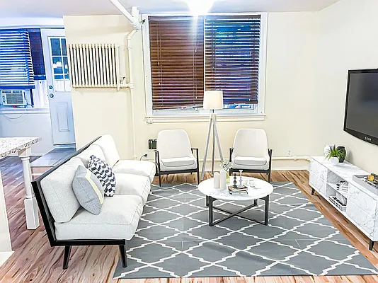 Rented by R New York | media 22