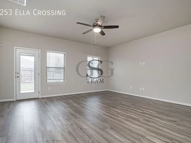 1253 Ella Xing — Photo 10