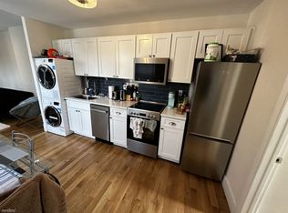 35 Grove St APT 8R, Boston, MA 02114