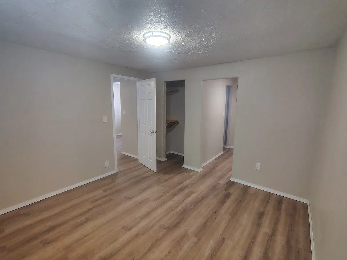 602 South Woody Drive Apt B - 1 — Photo 2