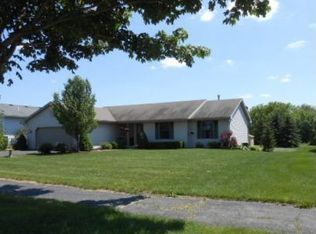 118 Arbor Ridge Dr, Delavan, WI 53115