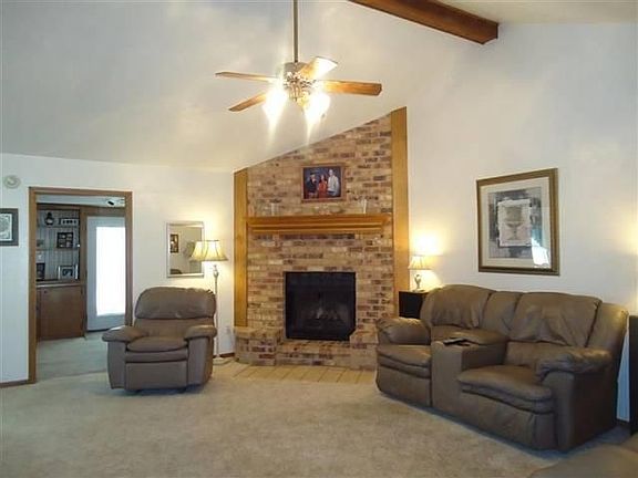 3rd image of 8225 Willow Way
