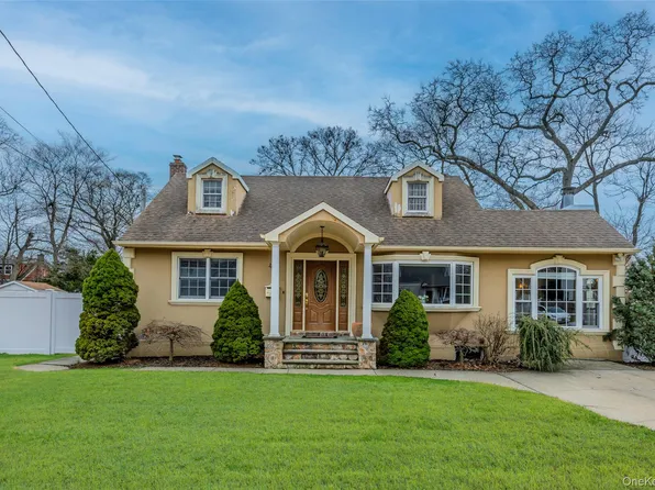 42 Irving Avenue, North Babylon, NY 11703