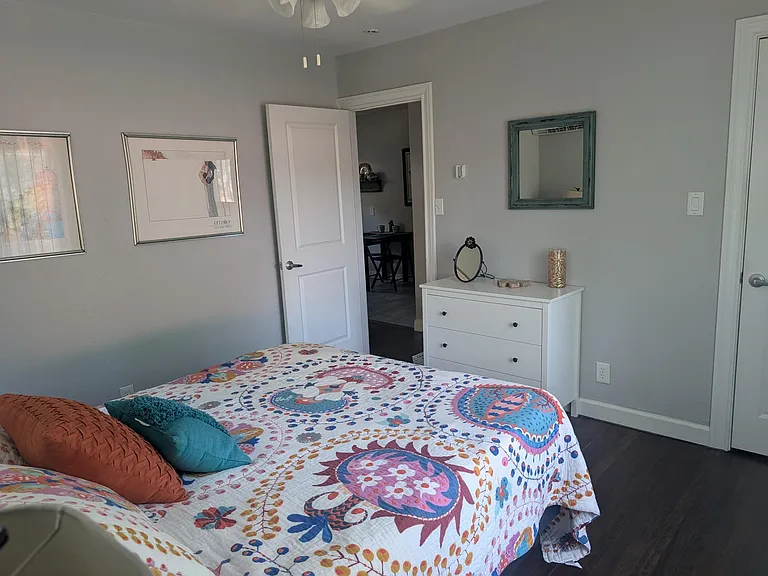 4308 Avenue G #B-1 — Photo 9