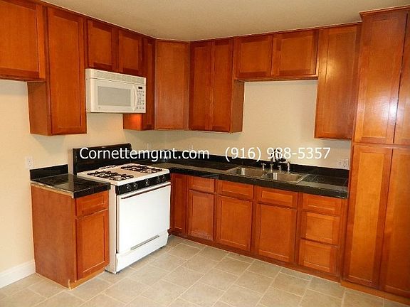 4th image of 1437 Dickson St