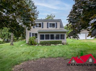 3093 Indianwood Rd, Lake Orion, MI 48362