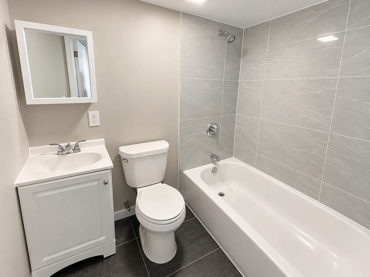 3 bed, 1200 sqft, $1,695 — Photo 2