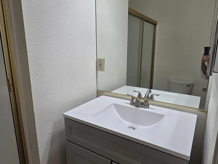 147 S Avenue 56 #11 — Photo 5