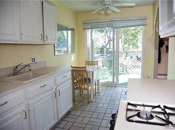 5th image of 425 Bayville Ave