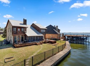 210 Hide A Way Dr, Mabank, TX 75156