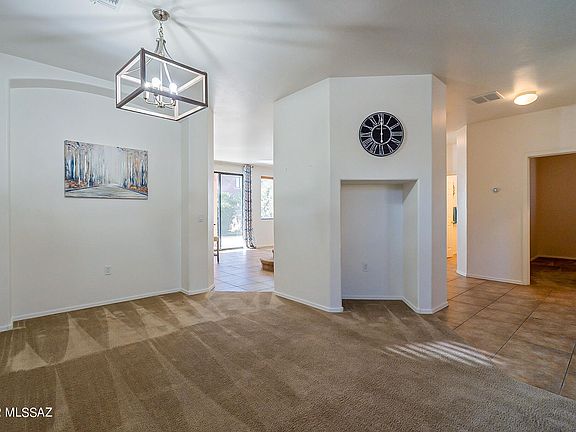 4th image of 484 E Placita Amuleto