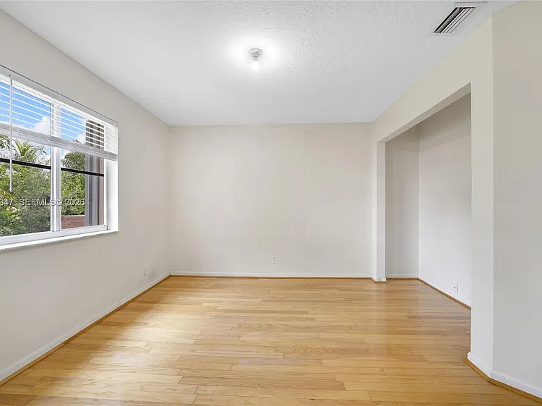 4312 Laurel Ridge Cir — Photo 35