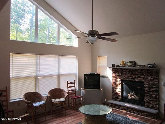 4th image of 128 Log Cabin Lackawaxen Pa