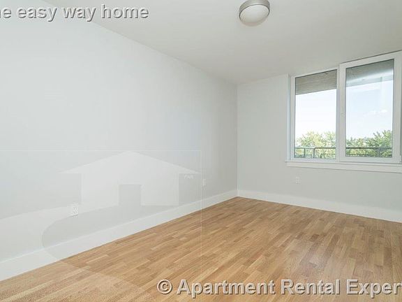 3rd image of 338 Harvard St #H6s