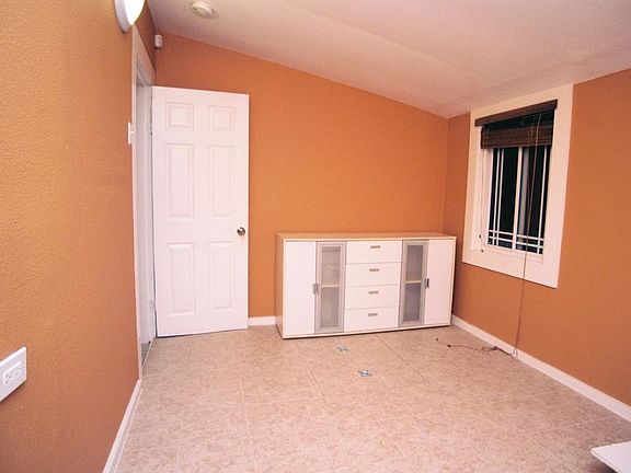 5th image of 390 S 10th St