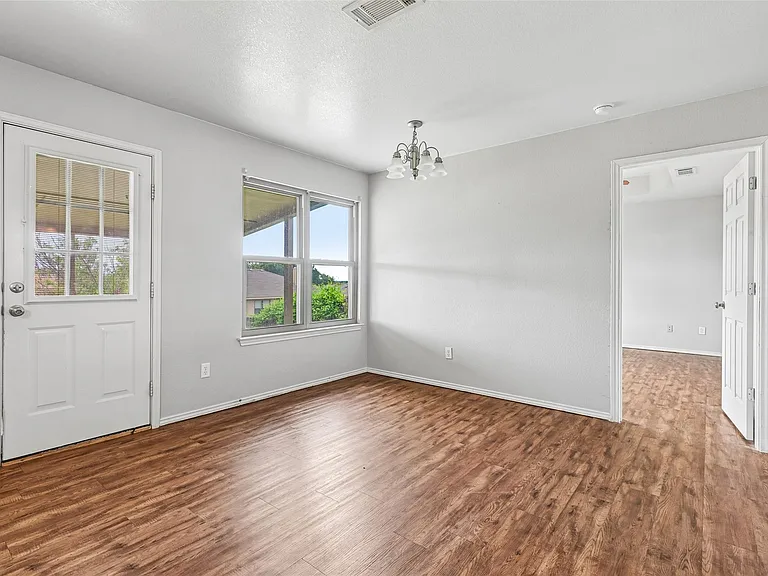 1309 Marlee Cir — Photo 9