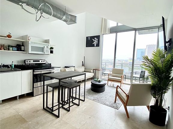 4th image of 690 SW 1st Ct APT 1715