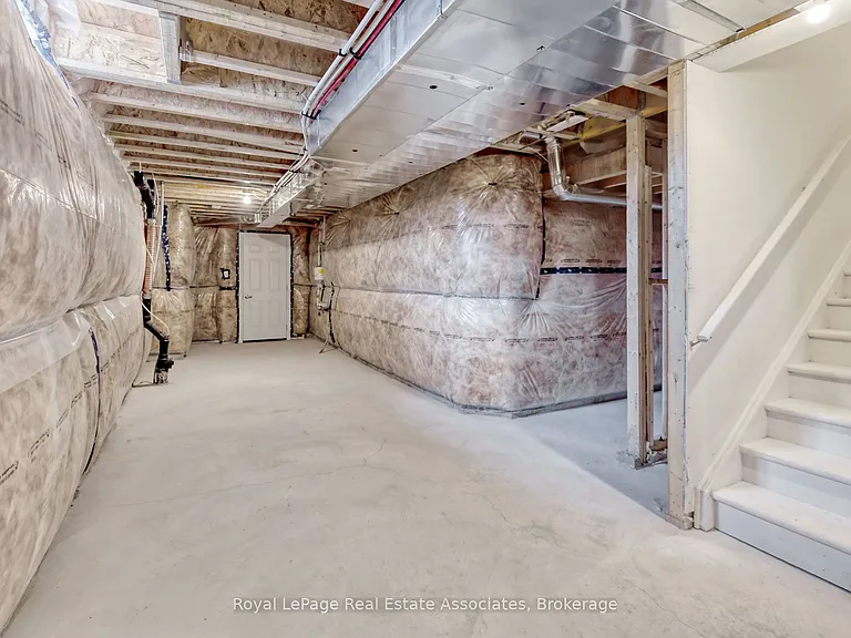 34 Attwater Dr E — Photo 37