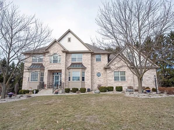558 Fox Ln, Carmel, IN 46032