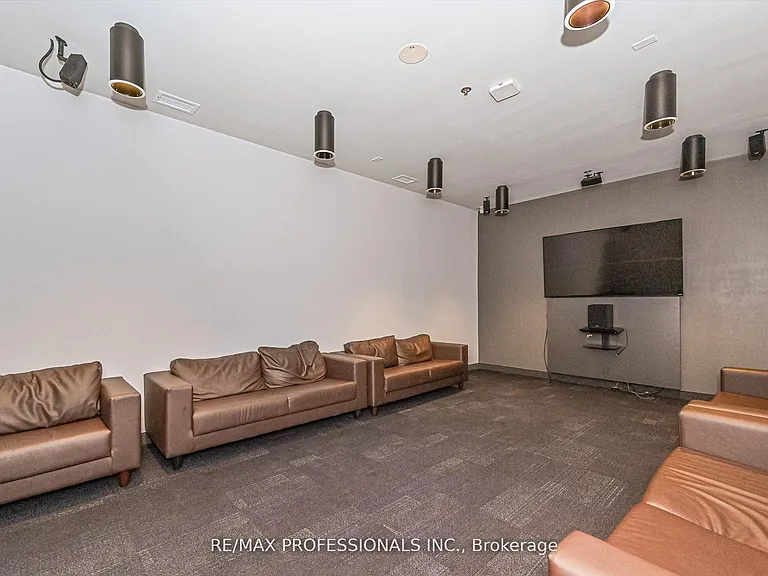 318 Spruce St #2103 — Photo 30