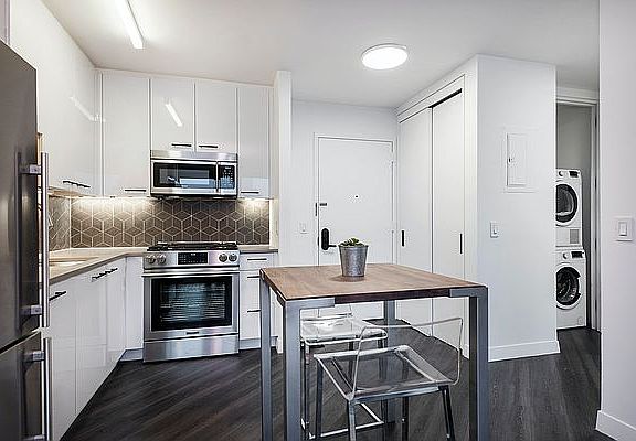 3rd image of 250 E Houston St APT 3K