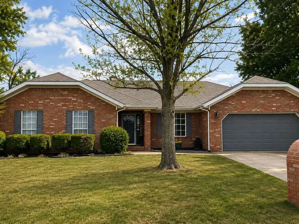 1113 Robinwood St, Paragould, AR 72450