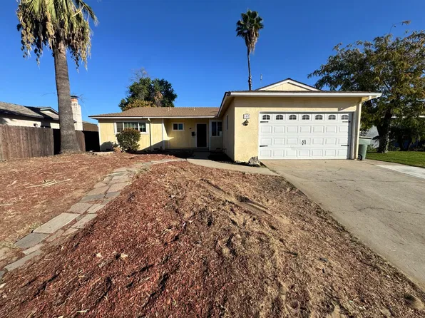 107 W Richert Ave, Clovis, CA 93612