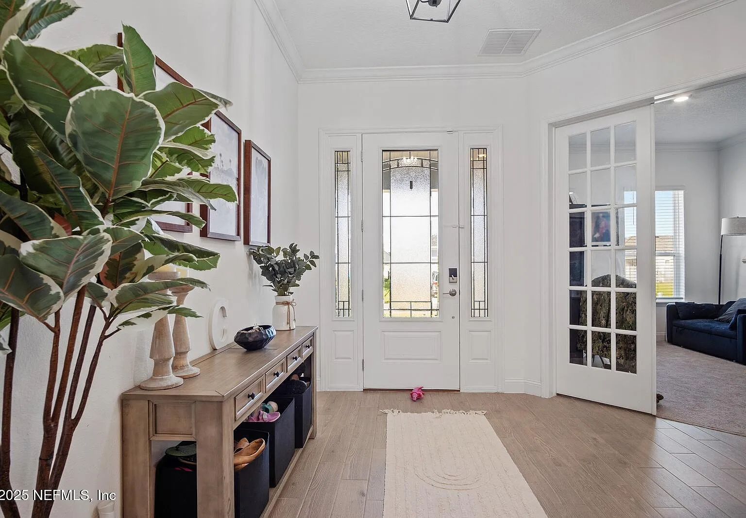 4 bed, 3.0 bath, 2955 sqft, $3,500 — Photo 2