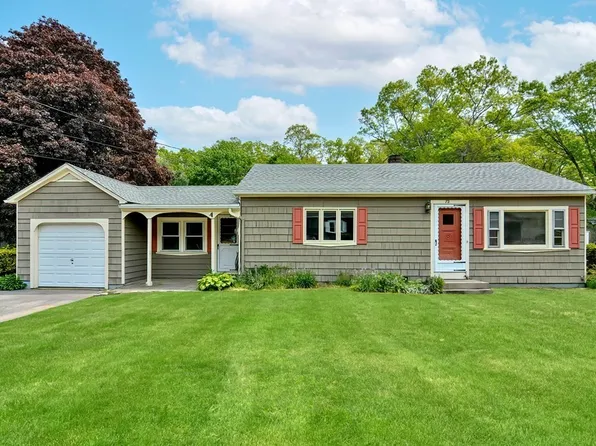 72 Campion Ave, Tiverton, RI 02878