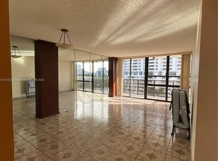 600 NE 36th St APT 817, Miami, FL 33137
