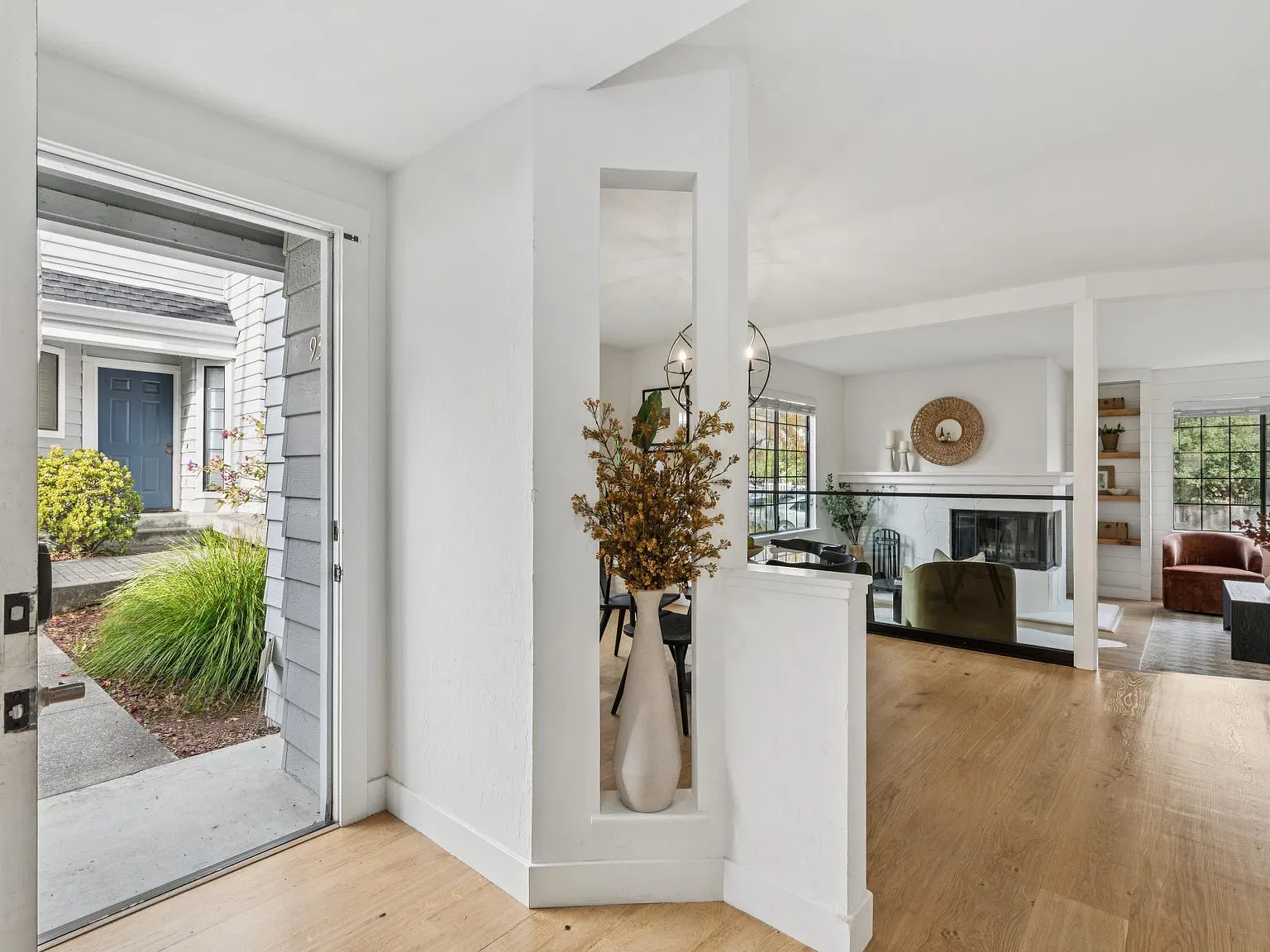 2 bed, 2.5 bath, 1525 sqft, $6,500 — Photo 3