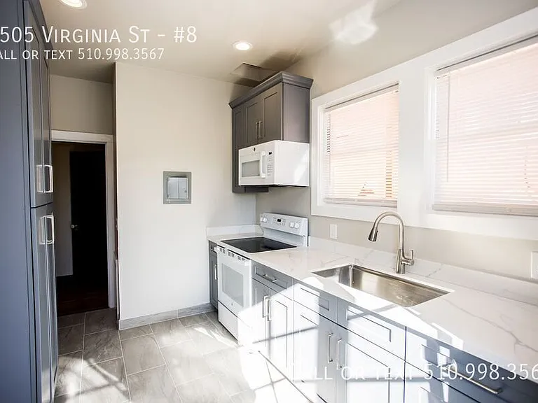 2505 Virginia St #8 — Photo 10