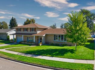 1302 4th Ave E, Williston, ND 58801