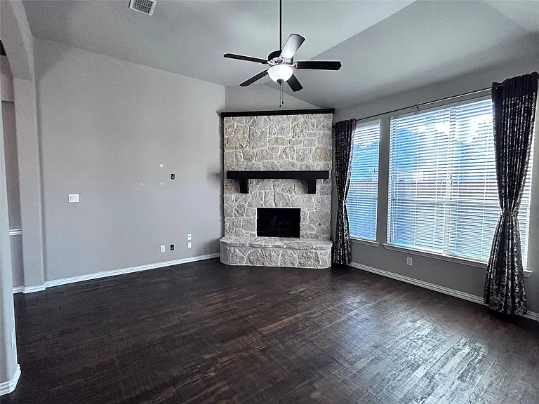 902 Panther Ln — Photo 27