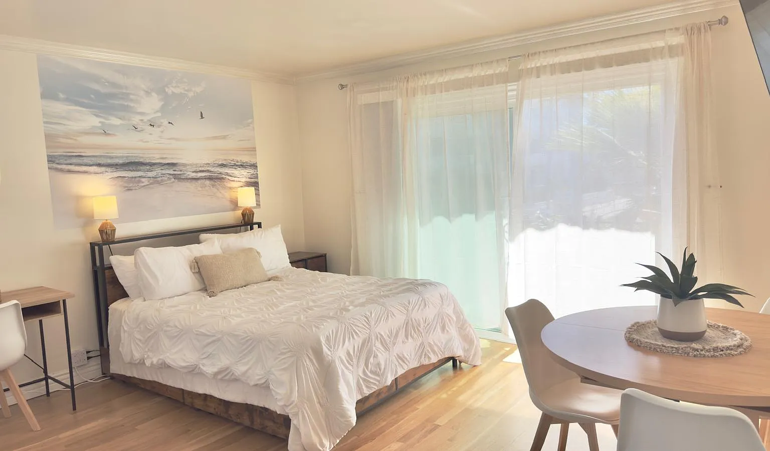 Studio, 400 sqft, $4,995 — Photo 3