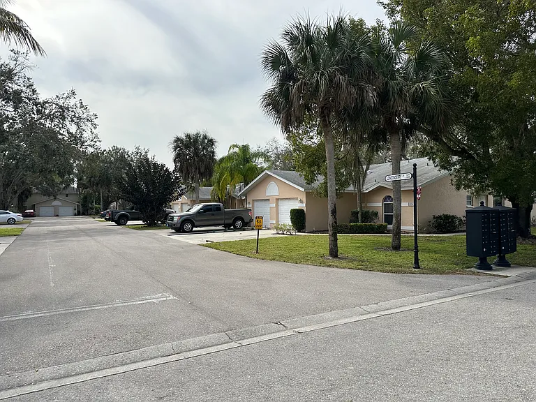 12243 Londonderry Ln — Photo 9