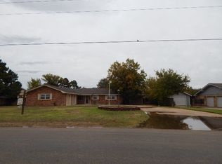 604 N Westridge Rd, Plainview, TX 79072