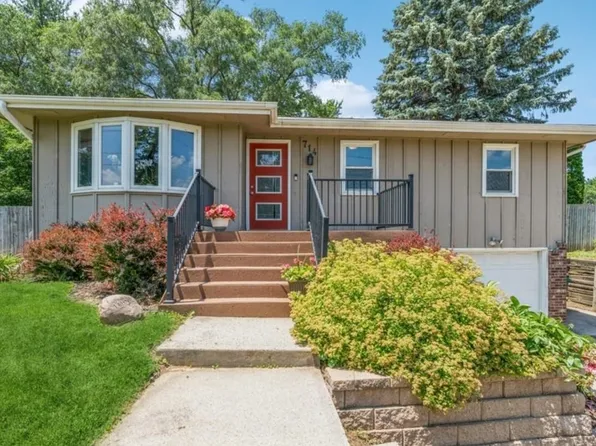 714 S Hickory Blvd, Pleasant Hill, IA 50327