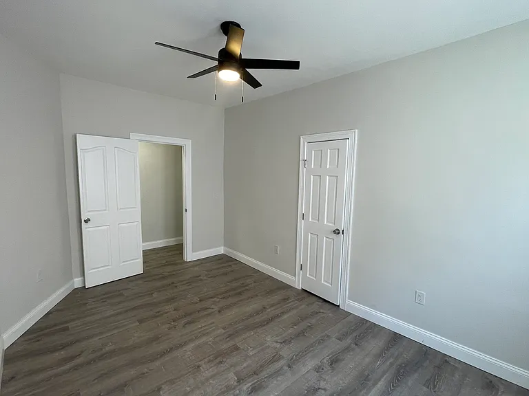 17 Conover Ave #2R — Photo 10