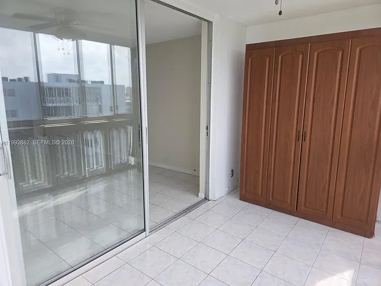 320 NE 12th Ave #703 — Photo 23