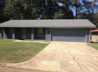 952 Watkins Pl, Jackson, MS 39206