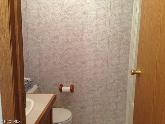 5th image of 127 Paradise Dr