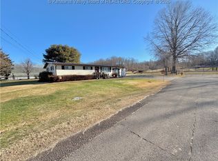 285 Foster St, Mason, WV 25260